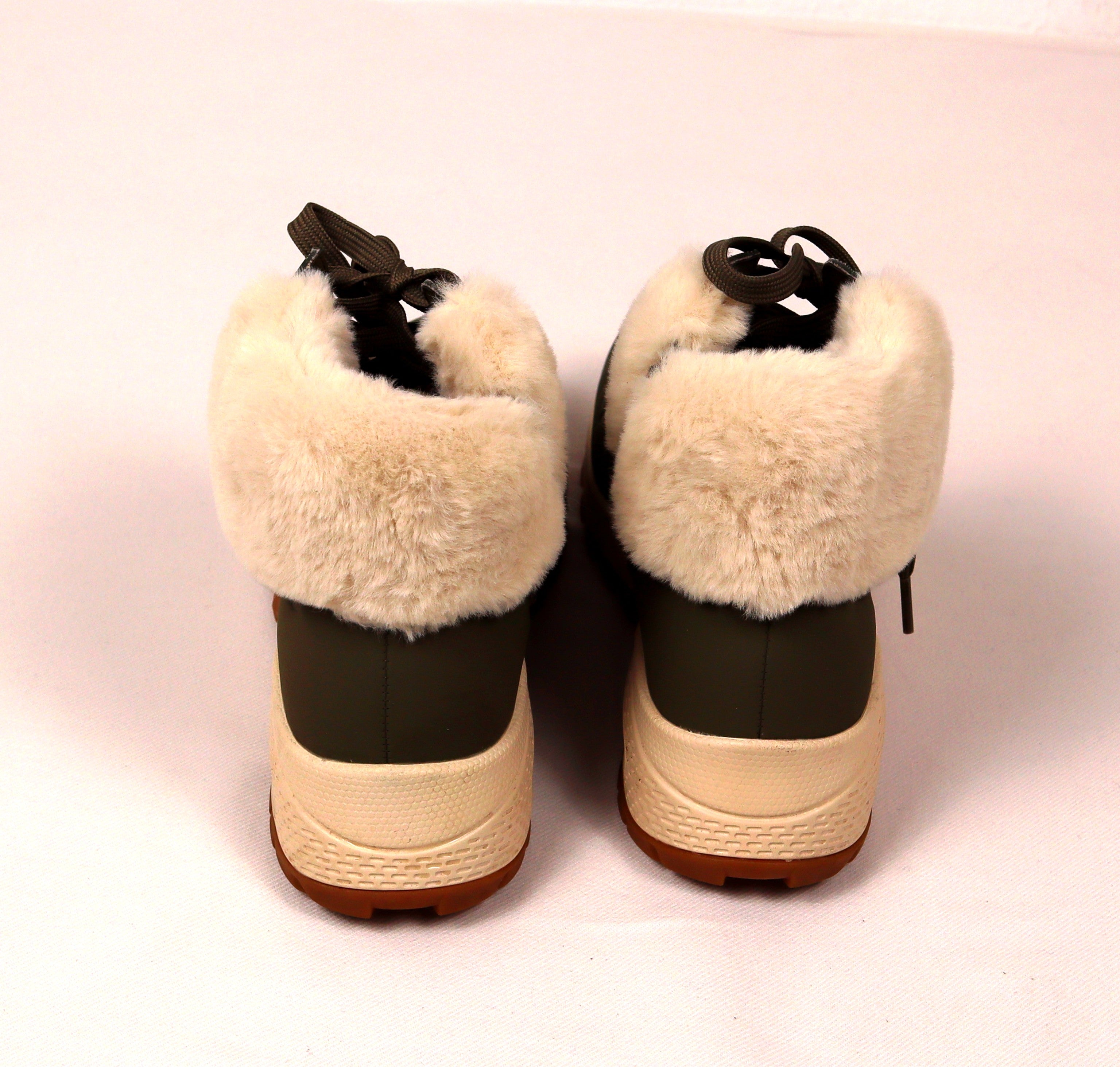 Skechers hoge wintersneakers olijfgroen met faux-fur – maat 38