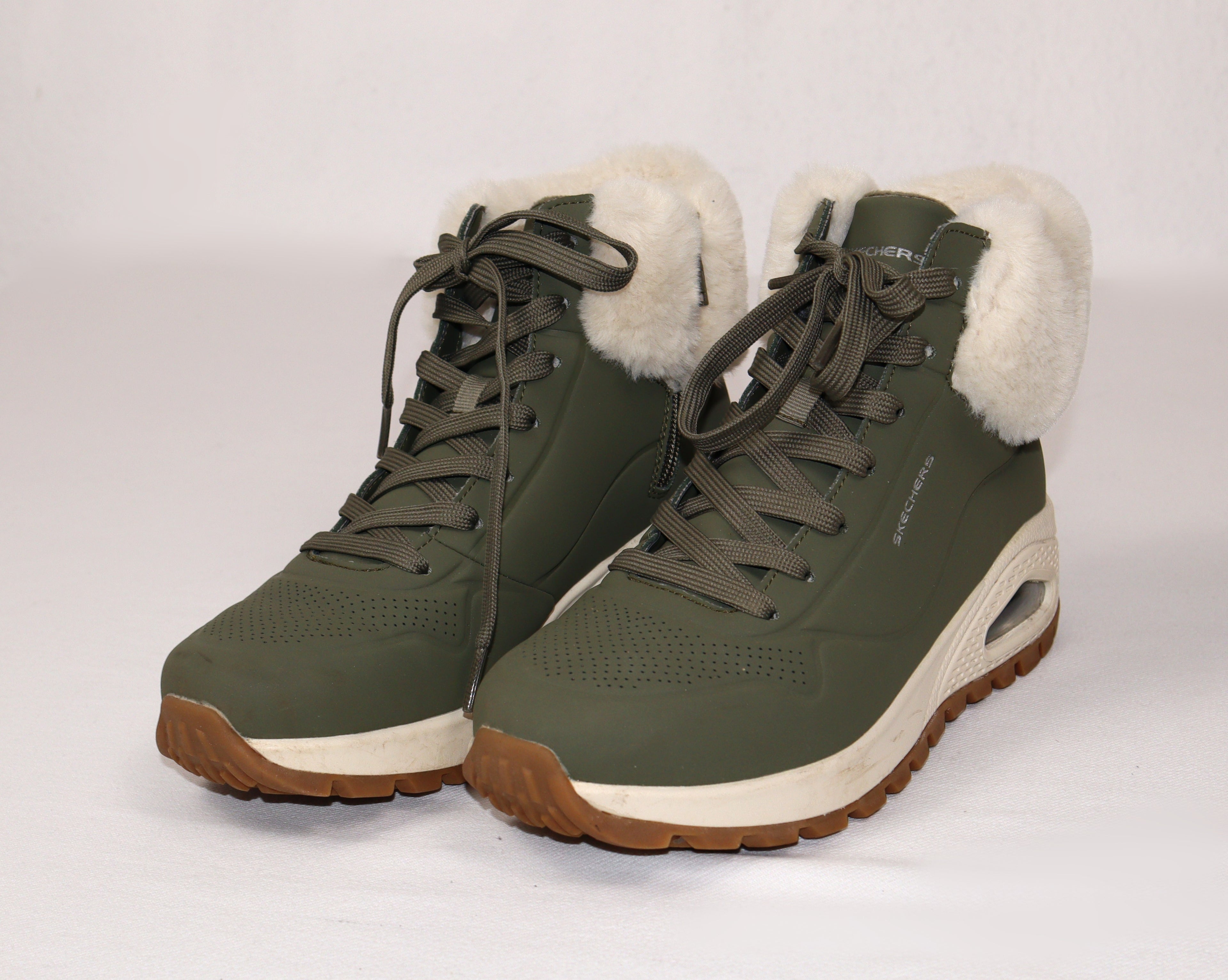 Skechers hoge wintersneakers olijfgroen met faux-fur – maat 38