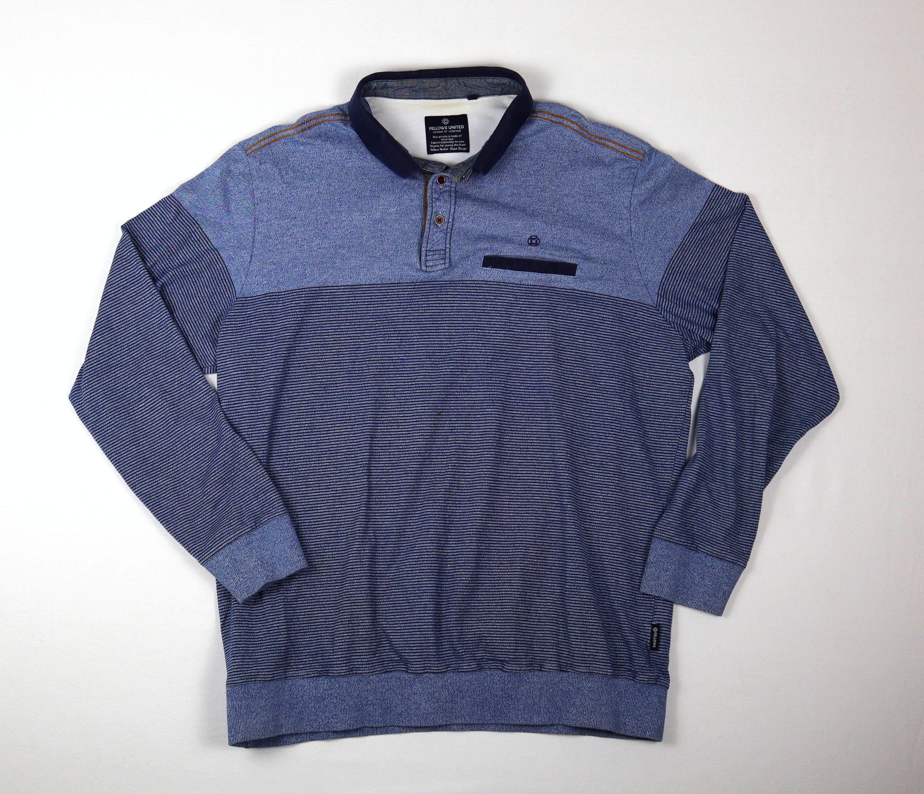Fellows United heren polo sweater blauw gestreept voorkant