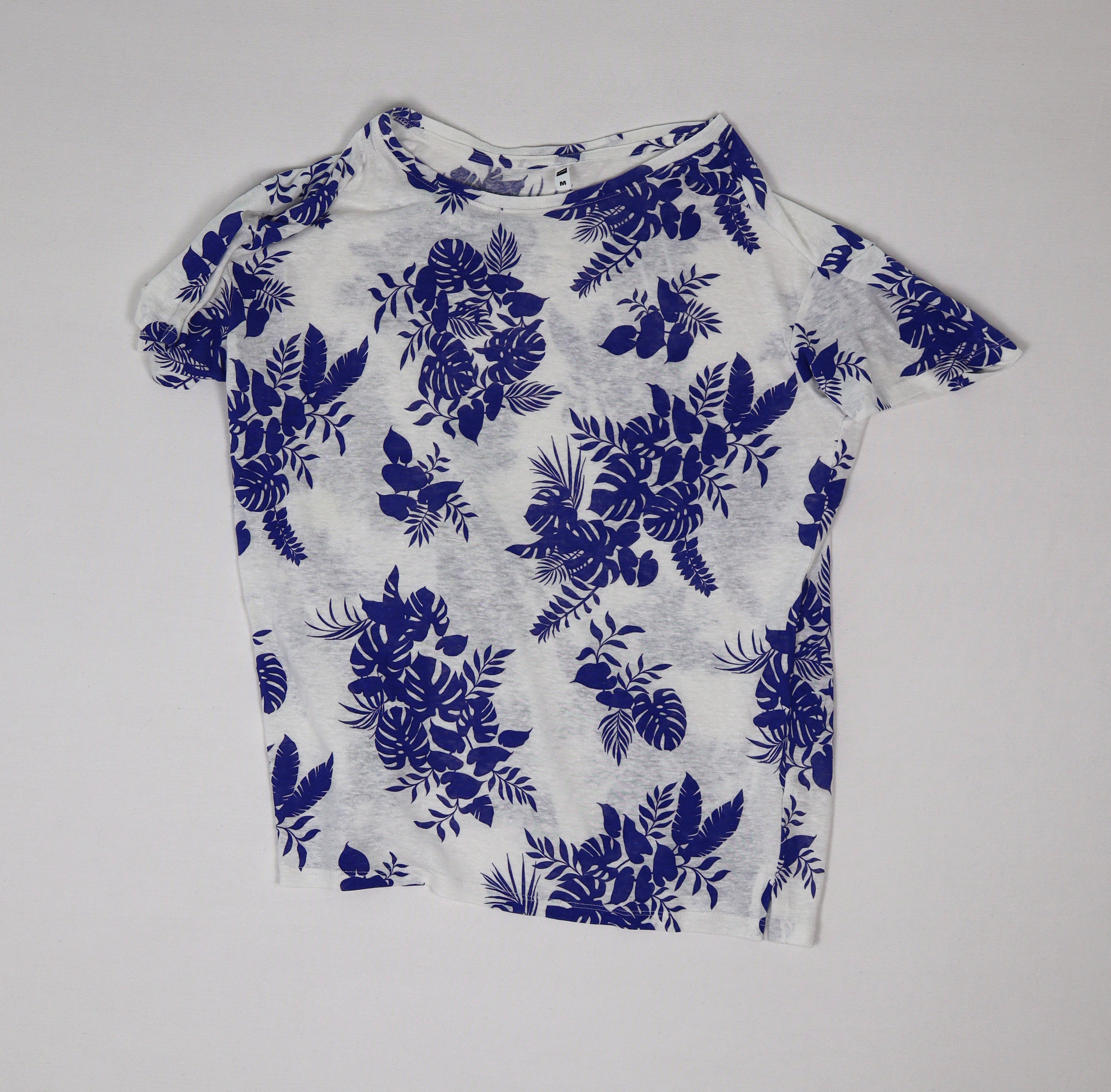 Wit T-shirt met blauwe tropische print maat M