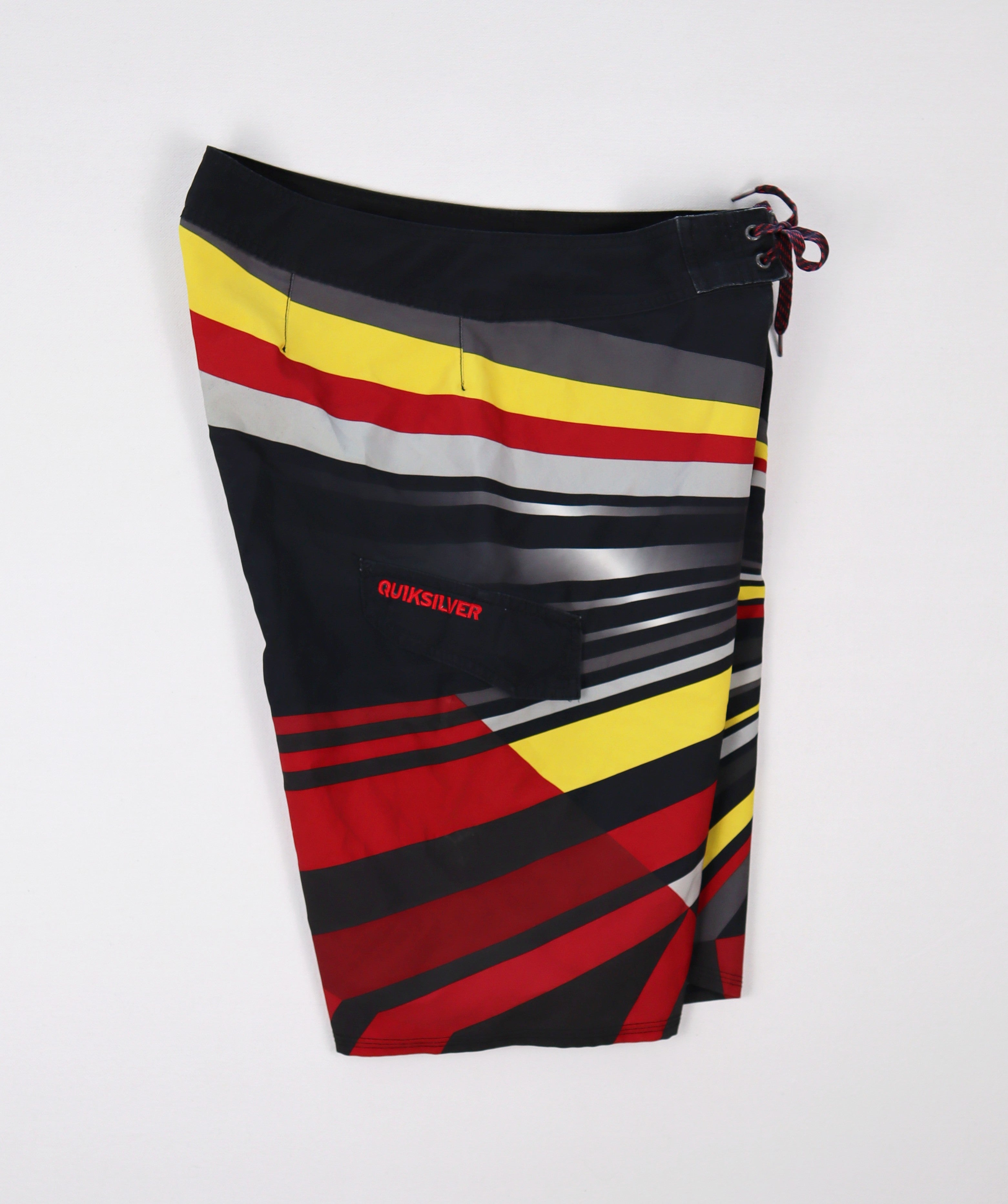 Quiksilver boardshort detail veter koordsluiting grafische print