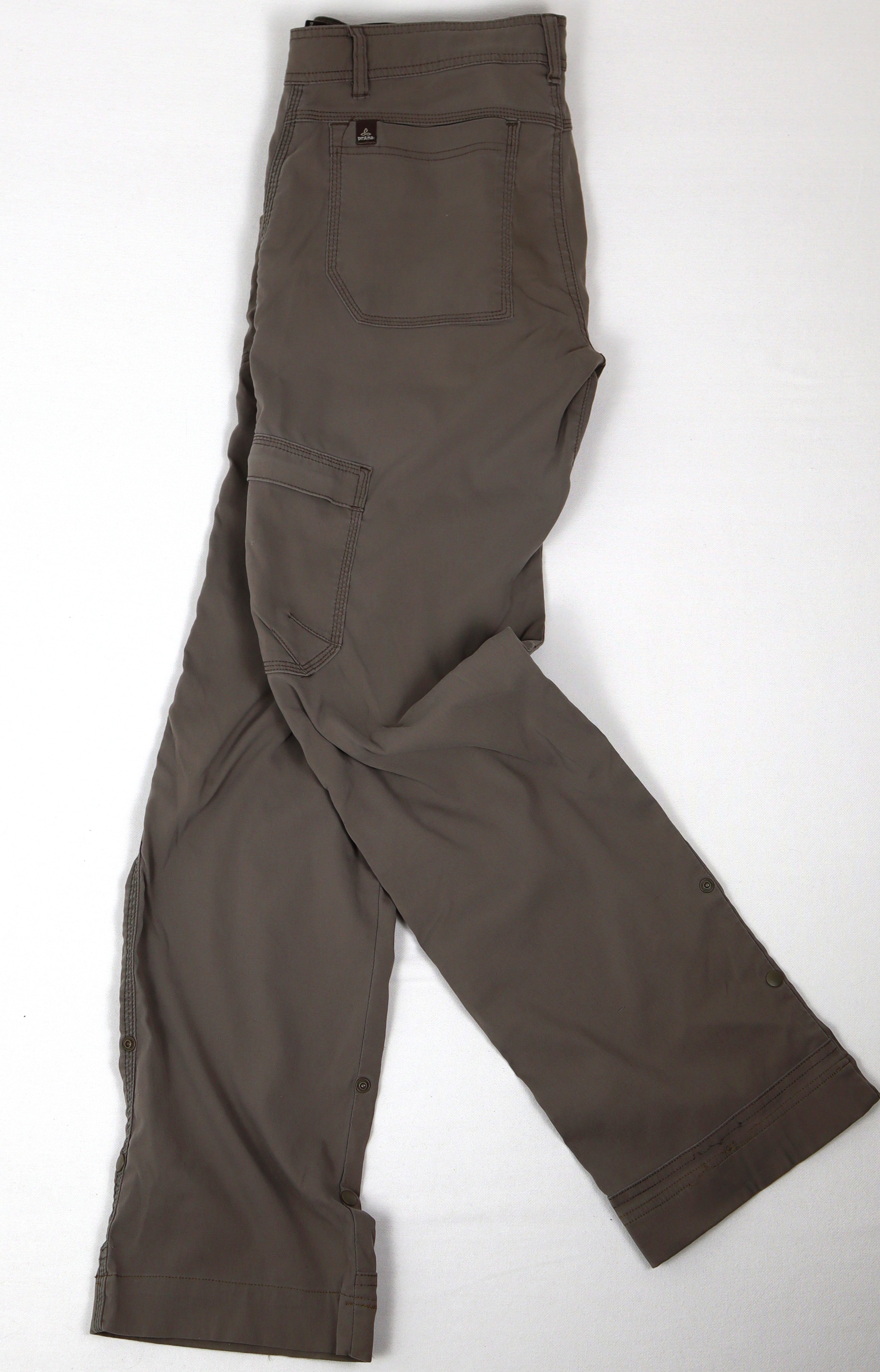 Opgevouwen PrAna outdoorbroek met cargozak